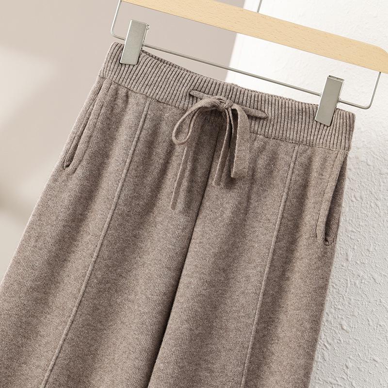 Новые белые широкие вязаные брюки на кулиске - Свободные, утолщенные, больших размеров для повседневной носки осенью и зимой XXL
Новые белые широкие вязаные брюки на кулиске - Свободные, утолщенные, больших размеров для повседневной носки осенью и зимой XXL