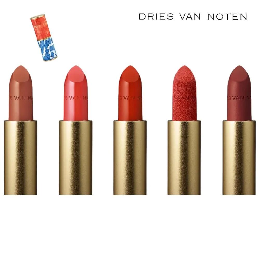 Dries Van Noten Refillable Lipstick Coral Ceramic 18 Crafted Orange SATIN
Dries Van Noten Refillable Lipstick Coral Ceramic 18 Crafted Orange SATIN