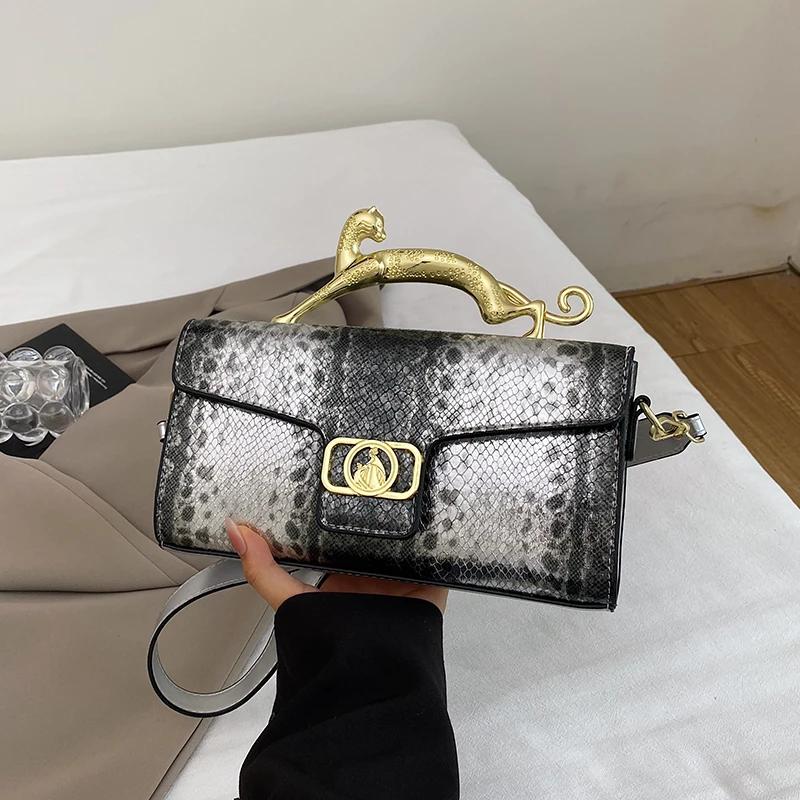 New Ladies Metal Buckle Simple Fashion Shoulder Bag Party Commuting Bag Women Luxury Brand Design PU Leather Bag 30cm))
New Ladies Metal Buckle Simple Fashion Shoulder Bag Party Commuting Bag Women Luxury Brand Design PU Leather Bag 30cm))