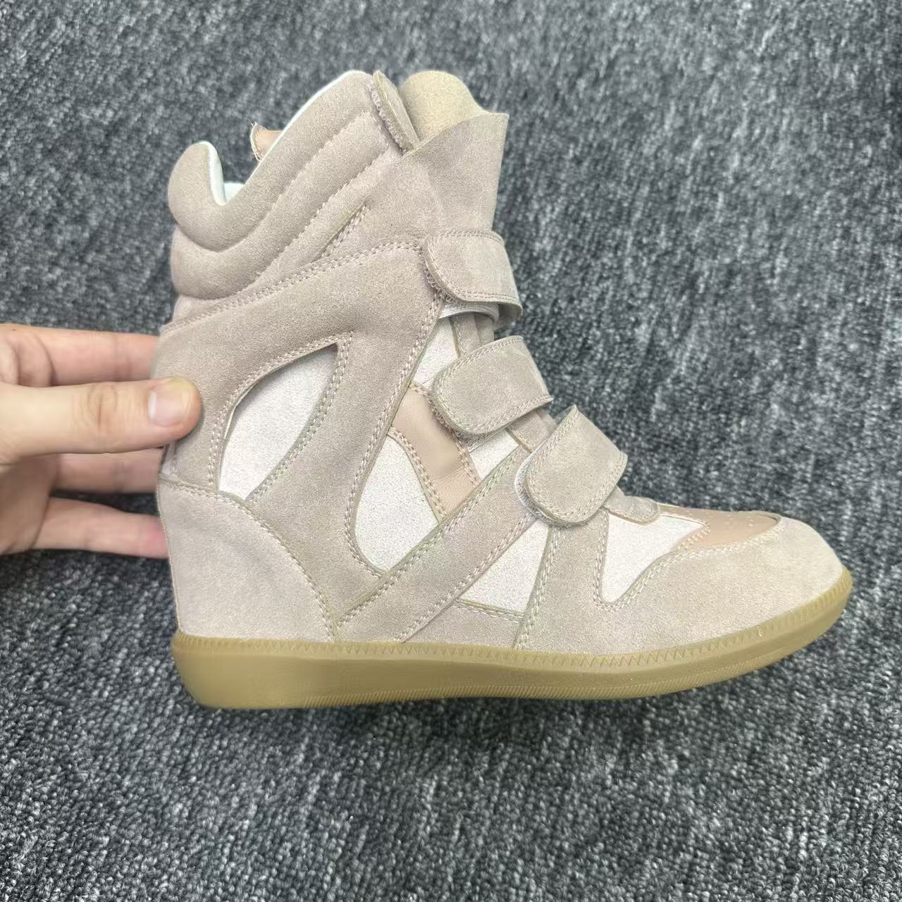 Вуличні знаменитості збільшують свій зріст на 5,5 см у жіночому спортивному та повсякденному взутті для хайкінгу 37
Вуличні знаменитості збільшують свій зріст на 5,5 см у жіночому спортивному та повсякденному взутті для хайкінгу 37