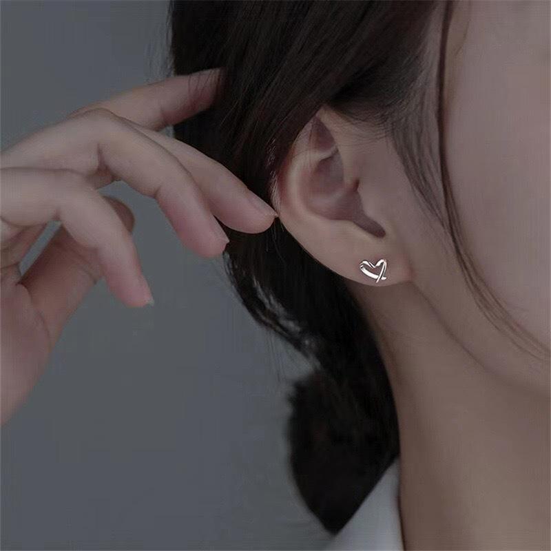New Heart Sterling Silver Earrings: Elegant, Simple, Sweet, and High-End Jewelry for Women
New Heart Sterling Silver Earrings: Elegant, Simple, Sweet, and High-End Jewelry for Women