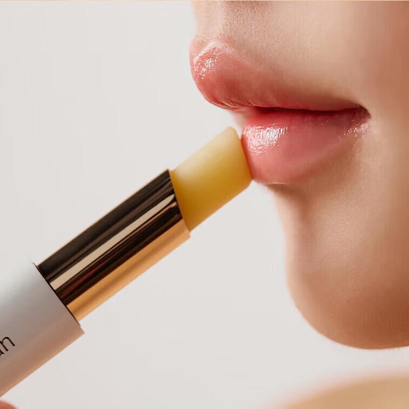 Moonlight Grape Scented Essence Lip Balm
Moonlight Grape Scented Essence Lip Balm