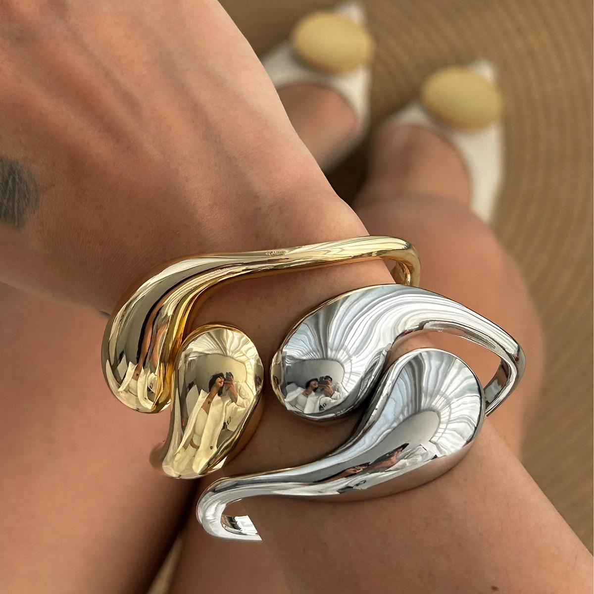 Euro-American Irregular Alloy Water Drop Line Bracelet Set - Casual Fashion Jewelry
Euro-American Irregular Alloy Water Drop Line Bracelet Set - Casual Fashion Jewelry