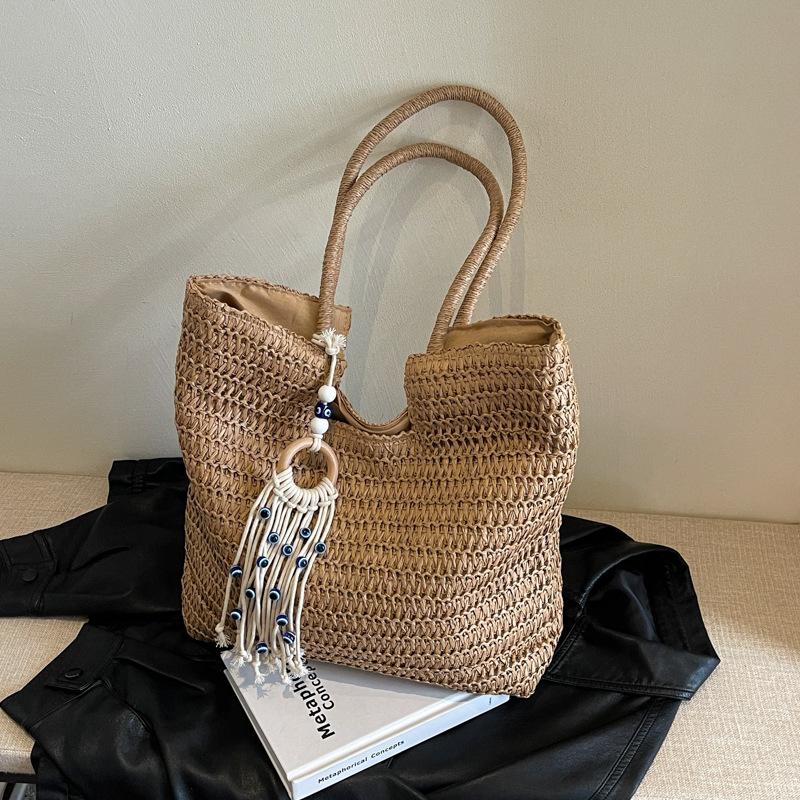 Trendy Woven Straw Simple Tote Bag Fashiable Boho Beach Shoulder Bag Simple Retro Fashiable and Versatile Commuter Bag
Trendy Woven Straw Simple Tote Bag Fashiable Boho Beach Shoulder Bag Simple Retro Fashiable and Versatile Commuter Bag