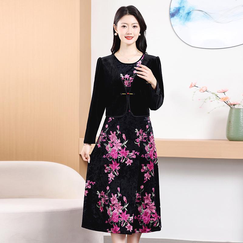 Gold Velvet Patchwork Two-Piece Dress for Middle-Aged Women - Age-Reducing and Stylish Long-Sleeved Attire for Spring and Autumn XXXL fits 122-133 jin
Gold Velvet Patchwork Two-Piece Dress for Middle-Aged Women - Age-Reducing and Stylish Long-Sleeved Attire for Spring and Autumn XXXL fits 122-133 jin