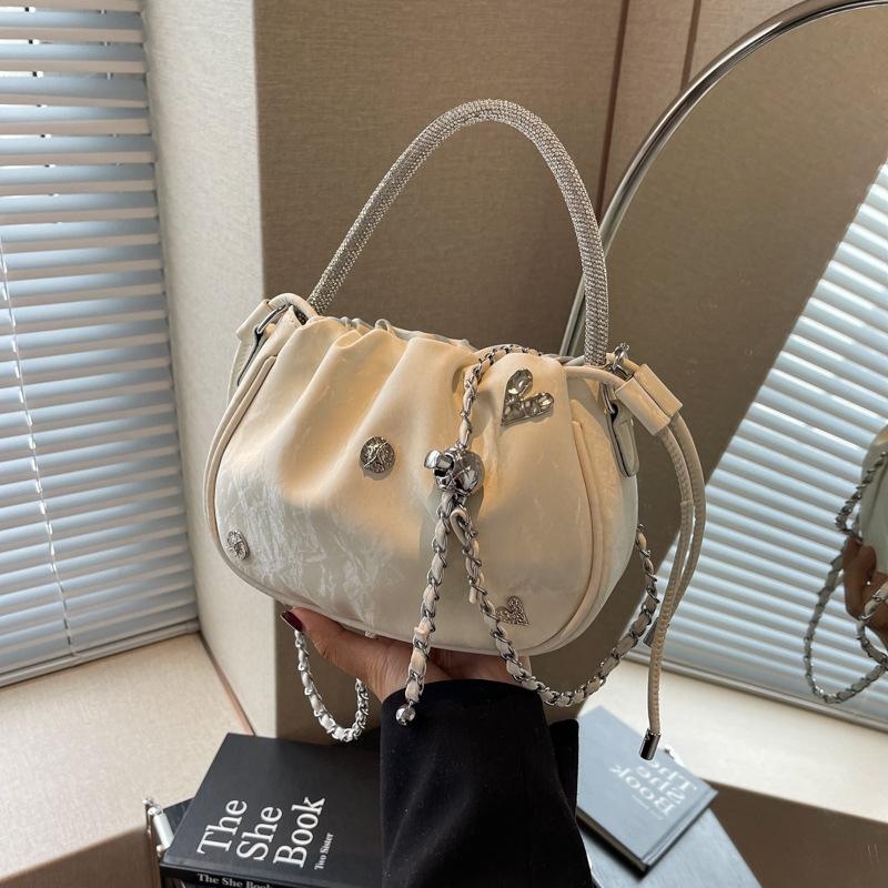High-end niche bag women s summer new fashion chain messenger bag women s hand-held pleated bucket bag чёрный
High-end niche bag women s summer new fashion chain messenger bag women s hand-held pleated bucket bag чёрный