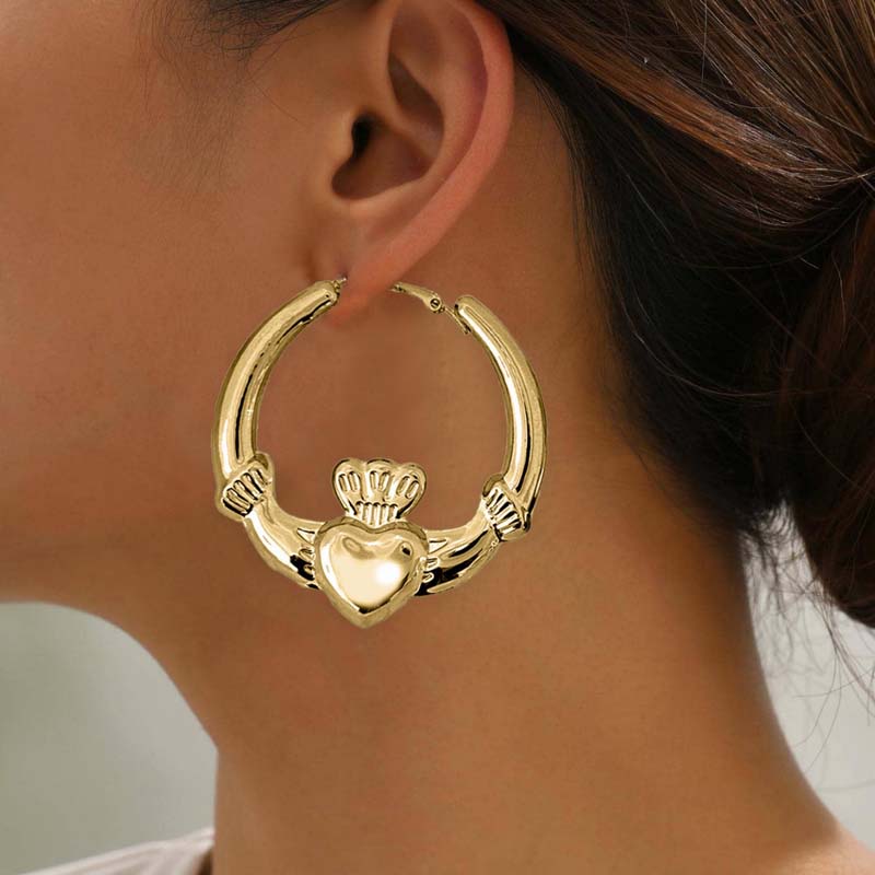 Vintage Gold Color Heart Hoop Earrings For Women Girls Exaggerated Large Heart Round Earrings Zircon Accessories Party Gift
Vintage Gold Color Heart Hoop Earrings For Women Girls Exaggerated Large Heart Round Earrings Zircon Accessories Party Gift