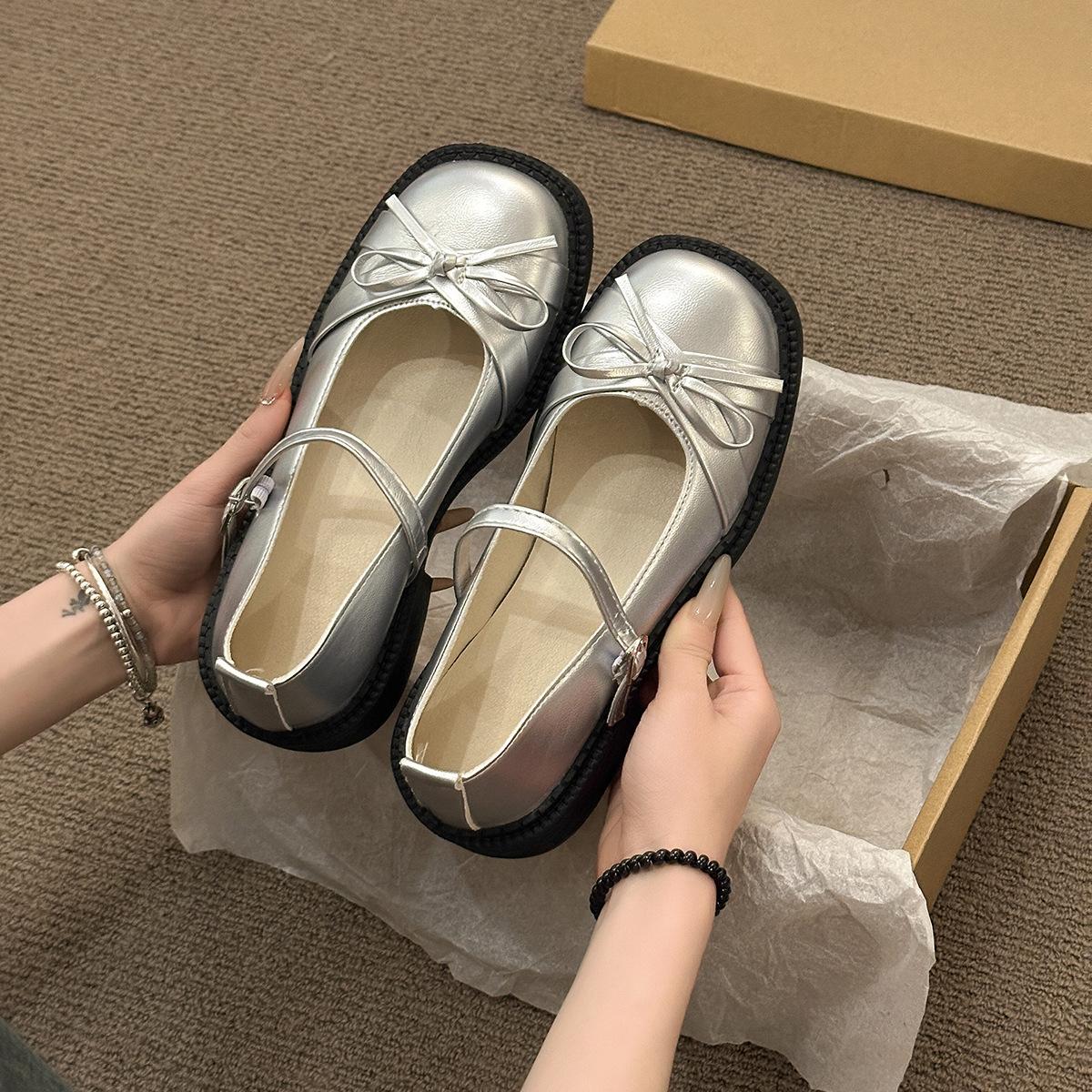 Round head shallow mouth bow single shoes spring 2025 new fashion versatile Mary Jane soft sole small single shoes women s shoes 40 срібний
Round head shallow mouth bow single shoes spring 2025 new fashion versatile Mary Jane soft sole small single shoes women s shoes 40 срібний