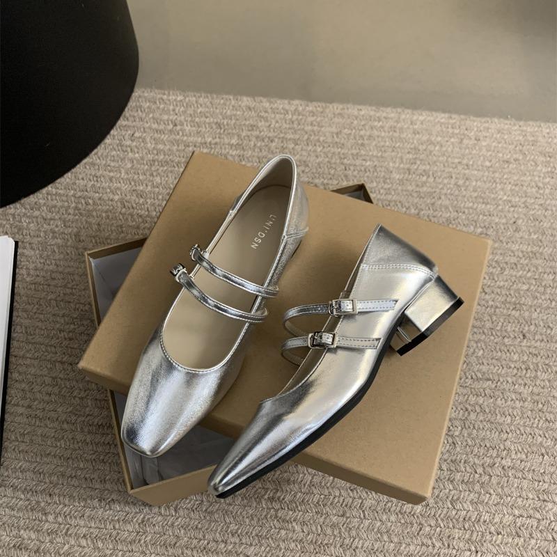 Silver light mouth single shoes women s spring and autumn new temperament gentle commuting thick heel Mary Jane shoes 39 срібний
Silver light mouth single shoes women s spring and autumn new temperament gentle commuting thick heel Mary Jane shoes 39 срібний