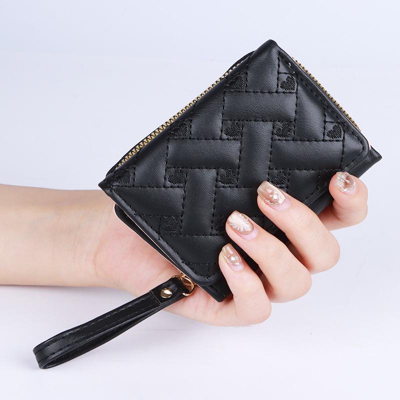 Women s Heart Embroidered Wallet: Multi-Functional Wristlet Clutch with Multiple Card Slots and Coin Purse. чорний
Women s Heart Embroidered Wallet: Multi-Functional Wristlet Clutch with Multiple Card Slots and Coin Purse. чорний