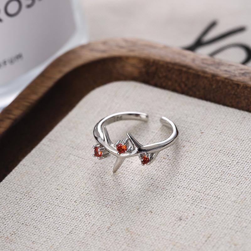 Chic Women s Open Adjustable Ring Featuring Unique Thorn Zircon And Copper Material
Chic Women s Open Adjustable Ring Featuring Unique Thorn Zircon And Copper Material