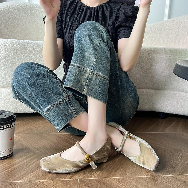 Single shoes women s summer square head low-heeled ballet shoes one-word buckle Mary Jane shoes retro low-heeled sneakers 40 шампанського
Single shoes women s summer square head low-heeled ballet shoes one-word buckle Mary Jane shoes retro low-heeled sneakers 40 шампанського