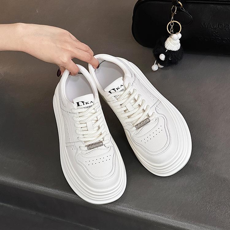 thick-soled muffin leather little white shoes women s spring and autumn new women s shoes versatile height-increasing sports and leisure board shoes 35
thick-soled muffin leather little white shoes women s spring and autumn new women s shoes versatile height-increasing sports and leisure board shoes 35
