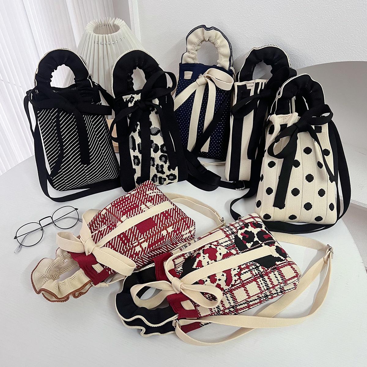 Spring And Summer Drawstring Bag Women S Travel Portable Shoulder Messenger Bag Versatile Bundle Handbag
Spring And Summer Drawstring Bag Women S Travel Portable Shoulder Messenger Bag Versatile Bundle Handbag