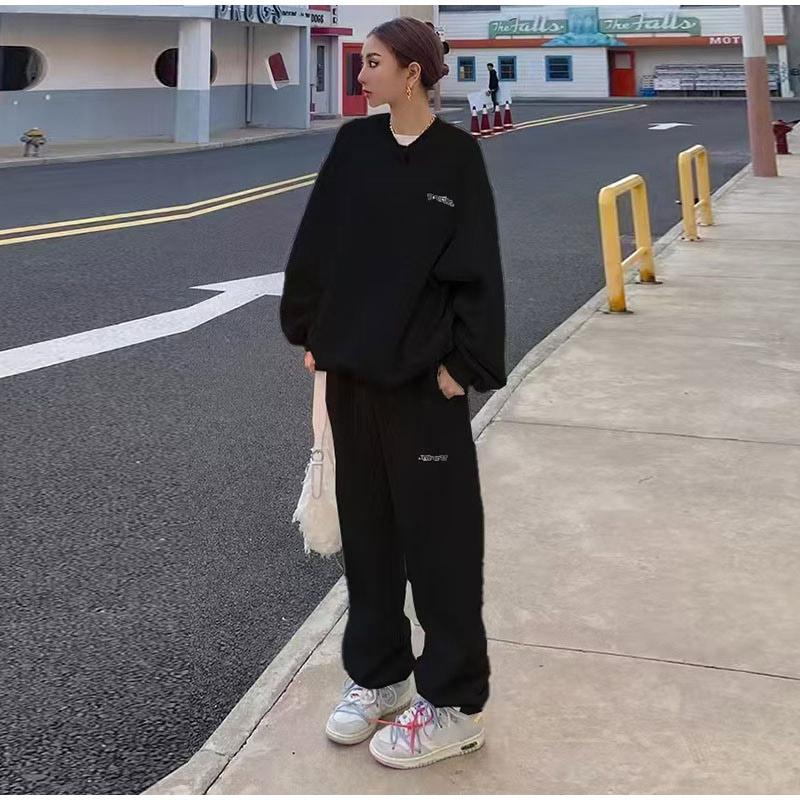 2025 Весна Осень Женские Повседневные Брюки Спортивный Костюм Модный Пуловер с О-образным Вырезом Топ Брюки с Эластичной Талией Женский Свободный Спортивный Комплект Из Двух Частей S чёрный
2025 Весна Осень Женские Повседневные Брюки Спортивный Костюм Модный Пуловер с О-образным Вырезом Топ Брюки с Эластичной Талией Женский Свободный Спортивный Комплект Из Двух Частей S чёрный