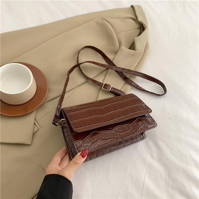 New crocodile pattern candy color square bag 2025 summer foreign style new small bag fashion portable shoulder messenger bag
New crocodile pattern candy color square bag 2025 summer foreign style new small bag fashion portable shoulder messenger bag