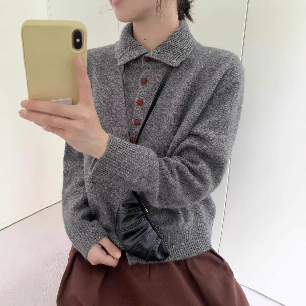 Korean Style Women s High Neck Single-Breasted Knit Cardigan Sweater - Soft, Comfortable, and Loose Fit. S
Korean Style Women s High Neck Single-Breasted Knit Cardigan Sweater - Soft, Comfortable, and Loose Fit. S