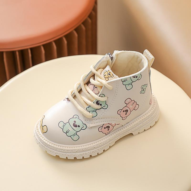 Double-layer cotton warm cartoon bear leather boots for baby girls, new autumn and winter style, cute short boots for boys and girls, trendy 28Inner Length17cm бежевый
Double-layer cotton warm cartoon bear leather boots for baby girls, new autumn and winter style, cute short boots for boys and girls, trendy 28Inner Length17cm бежевый