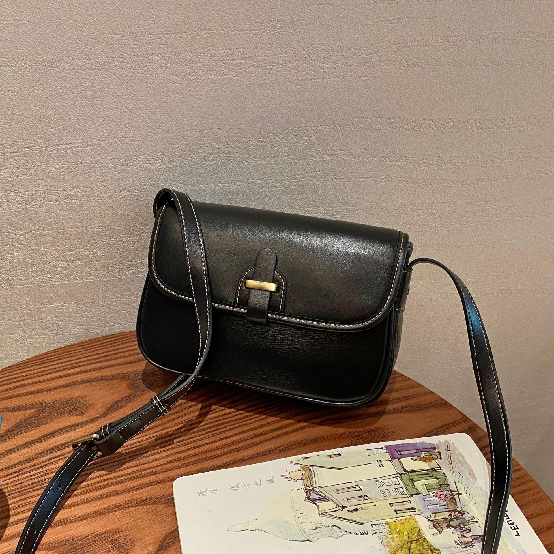 First Layer Cowhide Women s Shoulder Bag Crossbody Women Handbag Stylish Saddle Bag Luxury Design Genuine leather female bag
First Layer Cowhide Women s Shoulder Bag Crossbody Women Handbag Stylish Saddle Bag Luxury Design Genuine leather female bag