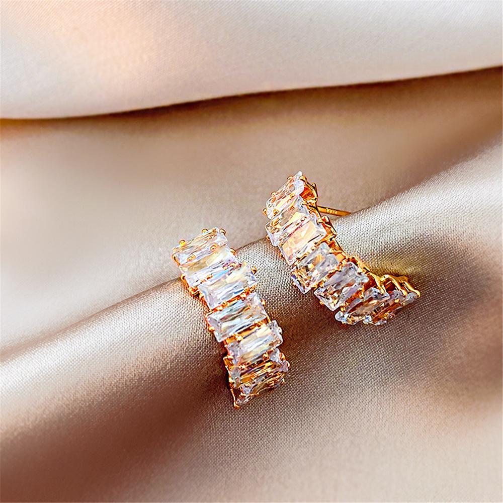 Cute Female White Zircon Stone Stud Earrings Gold Silver Color Wedding Jewelry For Women
Cute Female White Zircon Stone Stud Earrings Gold Silver Color Wedding Jewelry For Women