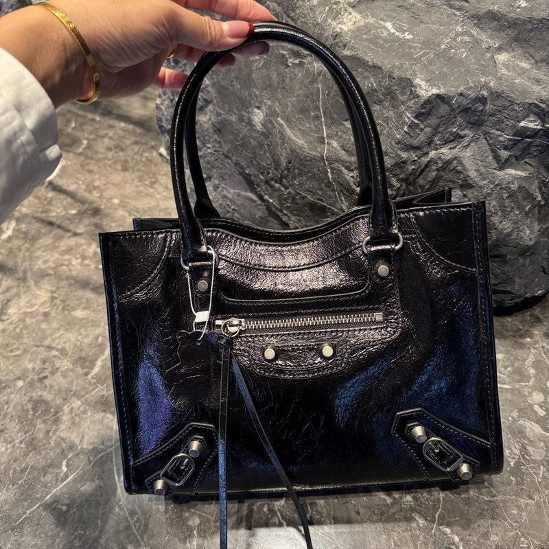 2026 New Genuine Leather Women s Bag Head Layer Lecity Motorcycle Rivet Pack Oil Wax Cross Border 27cm чорний
2026 New Genuine Leather Women s Bag Head Layer Lecity Motorcycle Rivet Pack Oil Wax Cross Border 27cm чорний