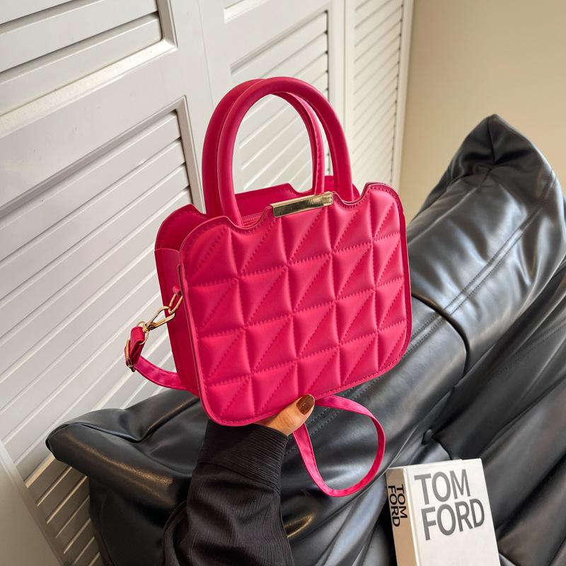 Rhombus indentation temperament 2025 new trendy simple temperament single shoulder crossbody portable small square women s bag темно-коричневого кольору
Rhombus indentation temperament 2025 new trendy simple temperament single shoulder crossbody portable small square women s bag темно-коричневого кольору