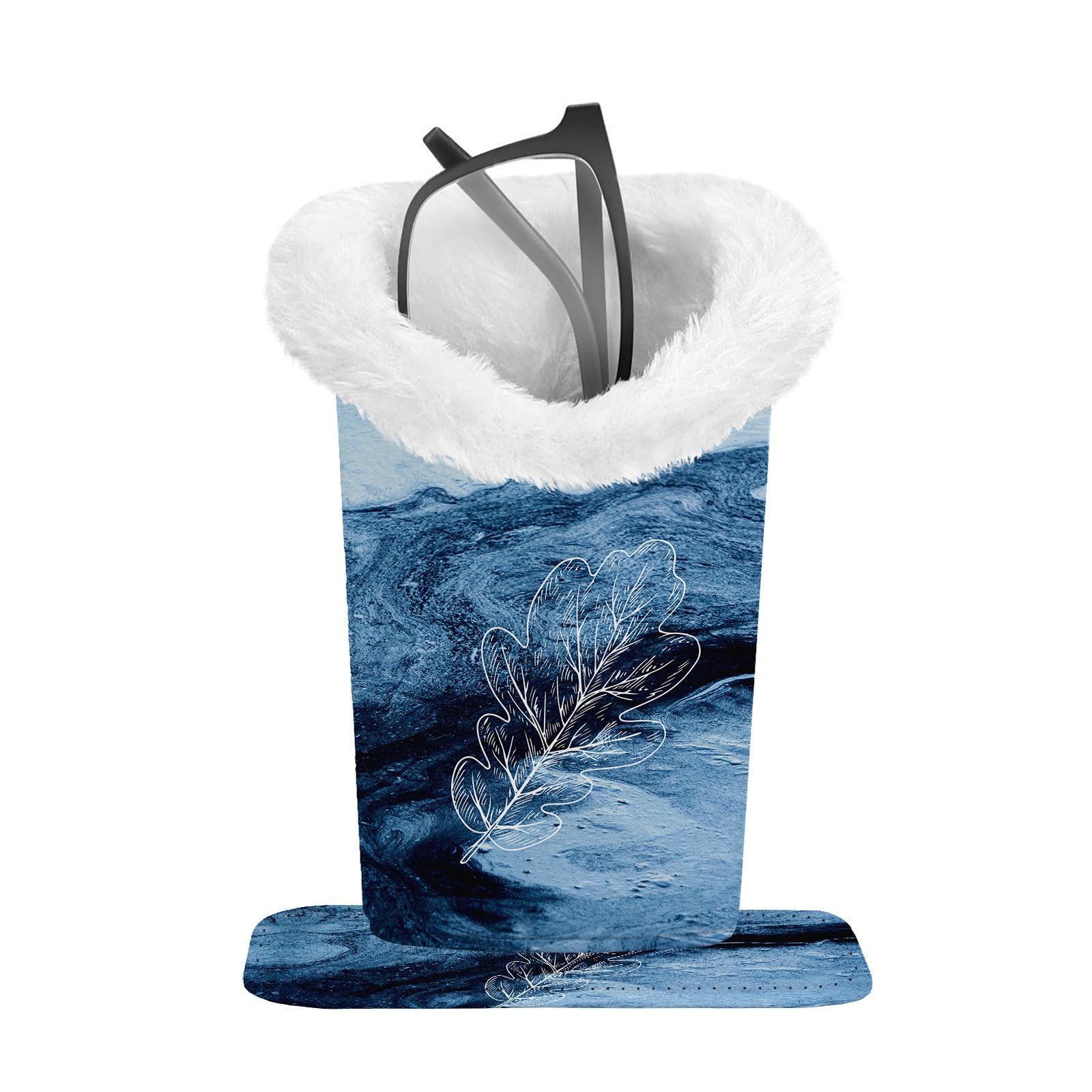 Плюшевый держатель для очков - модный и удобный для хранения очков One Size синий
Плюшевый держатель для очков - модный и удобный для хранения очков One Size синий