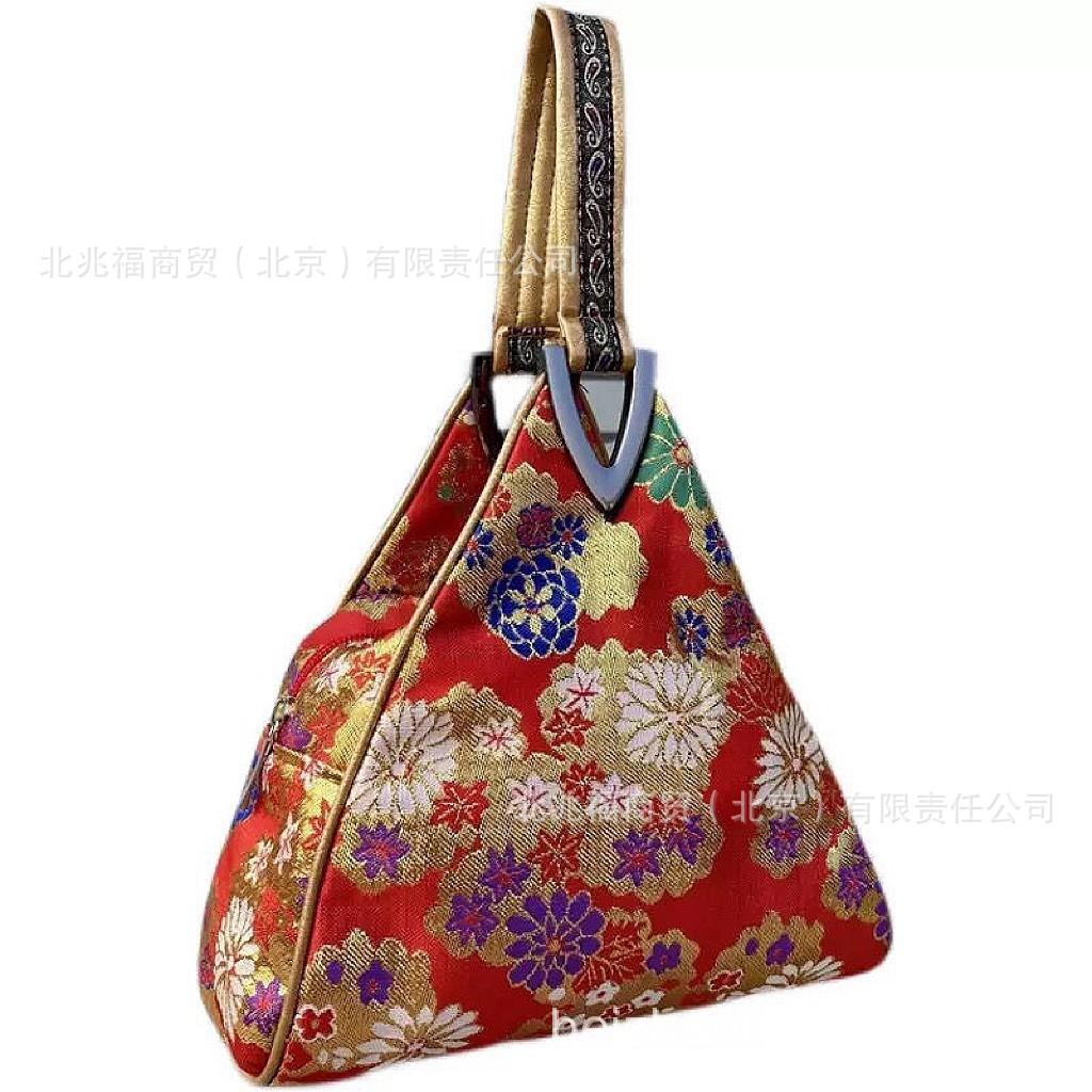 Chinese style classical characteristics brocade silk gold silk triangle handbag bag fashion wrist bag cheongsam women s bag 20*30*10
Chinese style classical characteristics brocade silk gold silk triangle handbag bag fashion wrist bag cheongsam women s bag 20*30*10