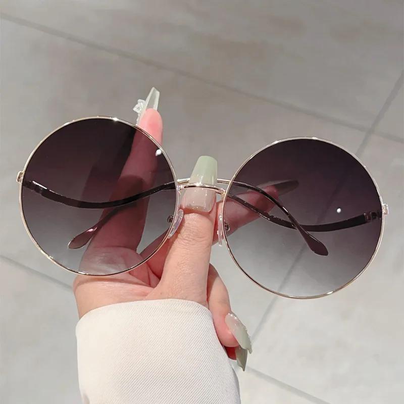 New Fashion Oversized Sunglasses Women Metal Female UV400 Vintage Ladies Stylish Design Oversized Round Sunglasses For Women
New Fashion Oversized Sunglasses Women Metal Female UV400 Vintage Ladies Stylish Design Oversized Round Sunglasses For Women