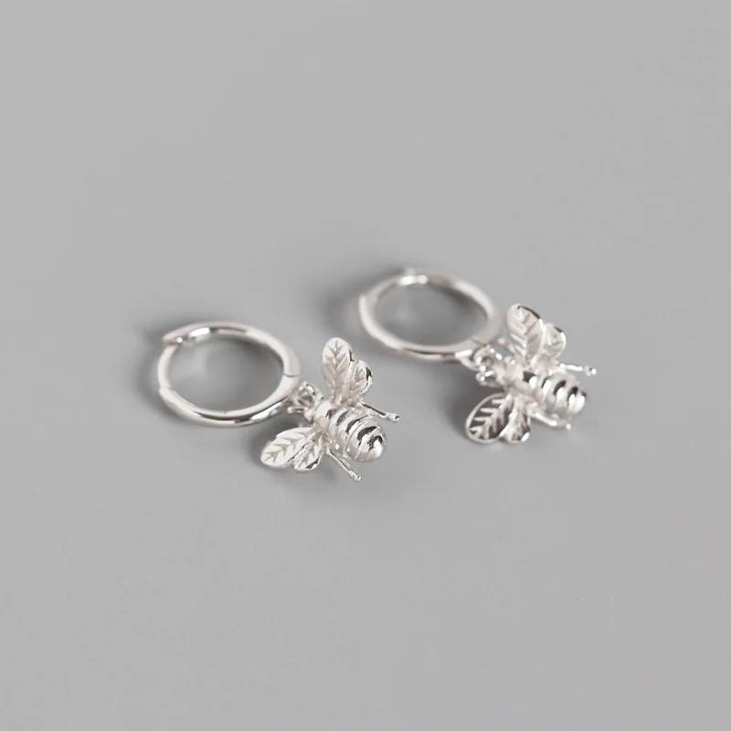 REETI 925 Silver Bee Stud Earrings Creative Sexy Jewelry For Women Korean Style Gift срібний
REETI 925 Silver Bee Stud Earrings Creative Sexy Jewelry For Women Korean Style Gift срібний