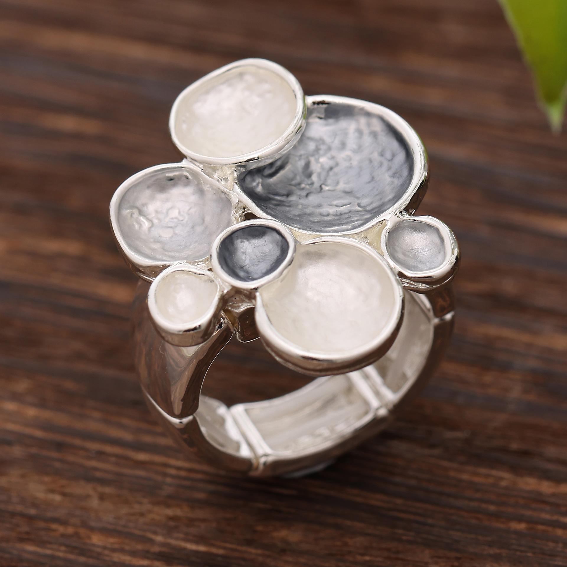 Кольцо-цветок неправильной круглой формы с новой цветной эмалью, простое универсальное эластичное кольцо для женщин с индивидуальностью