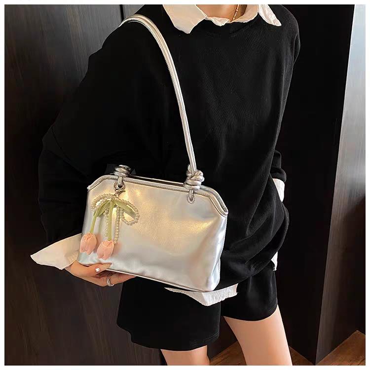 Large-capacity Bag Women s All-matching Simple One-shoulder Underarm Casual Korean Commuter Work 27x10x17.5 срібний
Large-capacity Bag Women s All-matching Simple One-shoulder Underarm Casual Korean Commuter Work 27x10x17.5 срібний