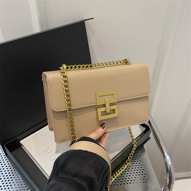 Chic Vintage Summer Shoulder Bag For Women Stylish Crossbody Purse With Chain Detail хакі
Chic Vintage Summer Shoulder Bag For Women Stylish Crossbody Purse With Chain Detail хакі