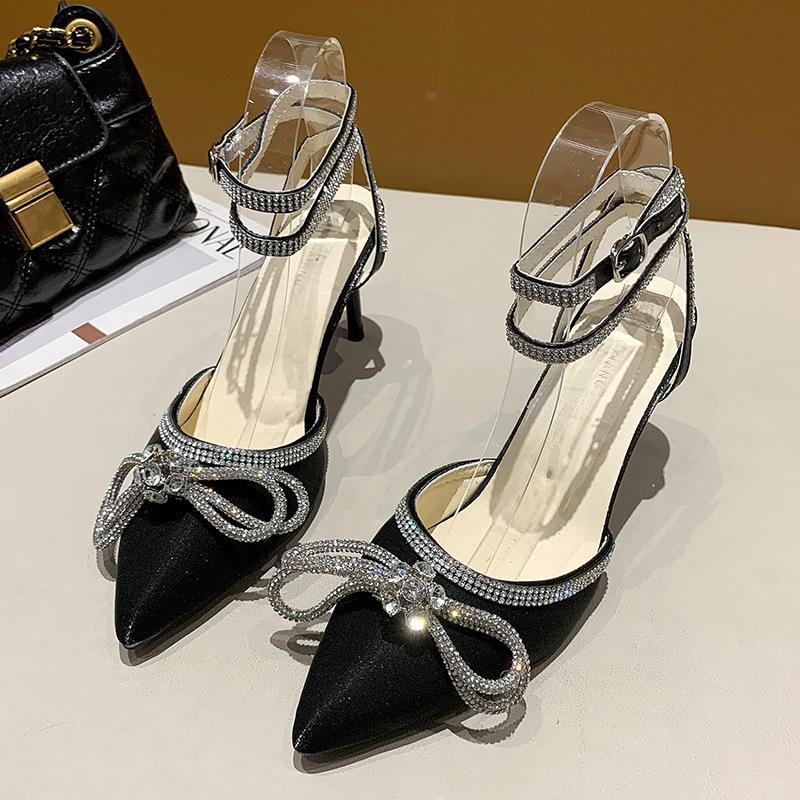 Summer New Fairy Style Black High Heels Sexy Pointed Toe Stiletto One Strap Rhinestone Sandals 35 чёрный
Summer New Fairy Style Black High Heels Sexy Pointed Toe Stiletto One Strap Rhinestone Sandals 35 чёрный