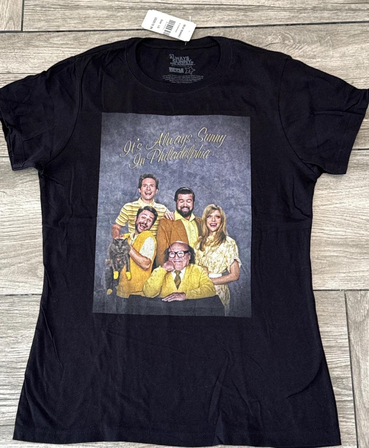 It s Always Sunny in Philadelphia T-Shirt Size Large 2011 Retro New Old Stock 4XL
It s Always Sunny in Philadelphia T-Shirt Size Large 2011 Retro New Old Stock 4XL