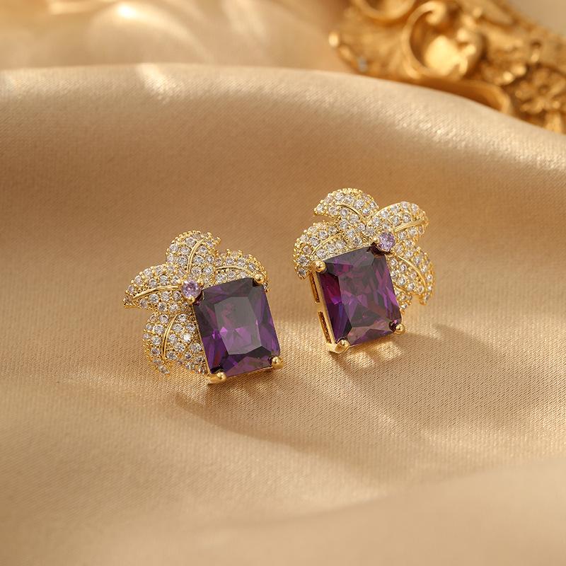 S925 Silver Needle Luxury Zircon Flower Earrings - Shimmering Square Studs for Women 14k
S925 Silver Needle Luxury Zircon Flower Earrings - Shimmering Square Studs for Women 14k