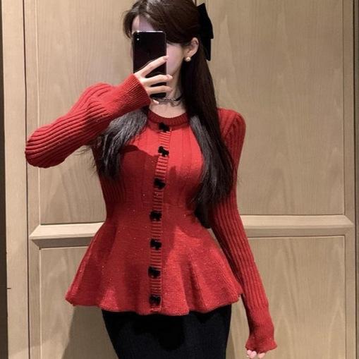 Core-spun yarn washing water, New Year s robe wearing red bow sweater female autumn and winter knitted sweater socialite one size fits all
Core-spun yarn washing water, New Year s robe wearing red bow sweater female autumn and winter knitted sweater socialite one size fits all