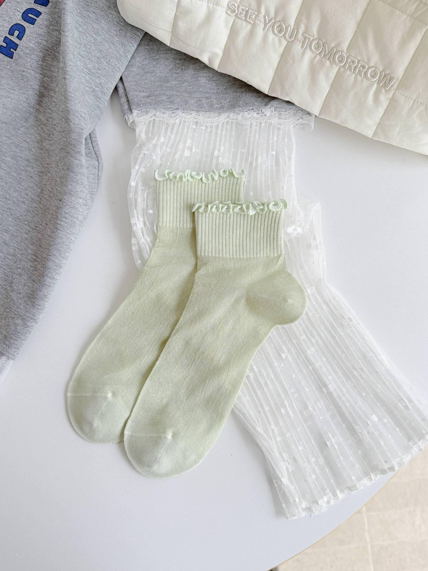Women s Mulberry Silk Seamless Socks - Odor-Resistant, Sweat-Absorbing, Spring/Summer Mid-Calf with Wood Ear Trim. One Size
Women s Mulberry Silk Seamless Socks - Odor-Resistant, Sweat-Absorbing, Spring/Summer Mid-Calf with Wood Ear Trim. One Size