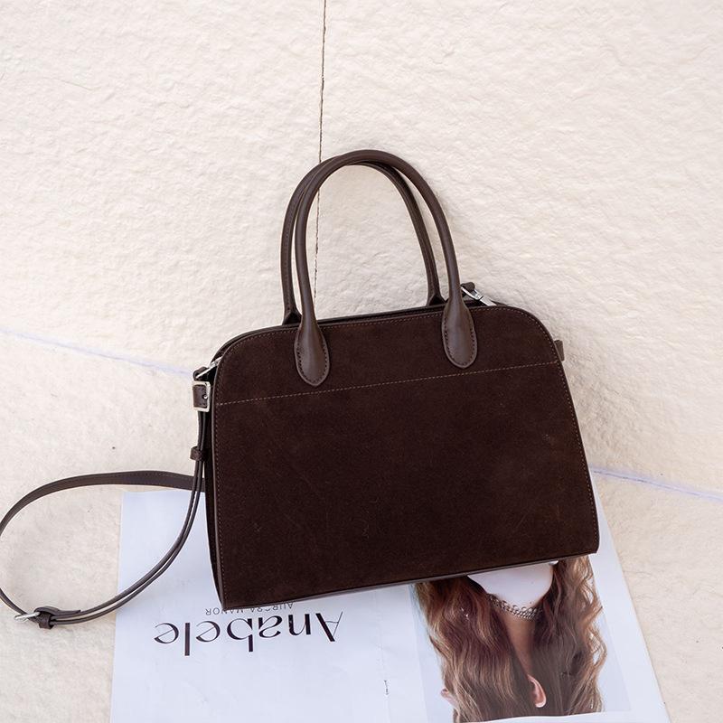 Frosted Cowhide Commuter Women s Bag Autumn Winter New Women s Handbag Genuine Leather Large Capacity Crossbody Bag Large Bag 30*21.5*12 коричневий
Frosted Cowhide Commuter Women s Bag Autumn Winter New Women s Handbag Genuine Leather Large Capacity Crossbody Bag Large Bag 30*21.5*12 коричневий