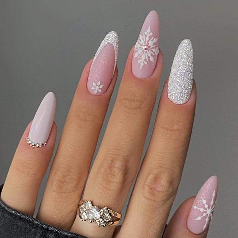 Autumn/Winter Snowflake Press-On Nails: White Glitter Gradient Almond Nails Enhance Fair Skin Tone & Style
Autumn/Winter Snowflake Press-On Nails: White Glitter Gradient Almond Nails Enhance Fair Skin Tone & Style