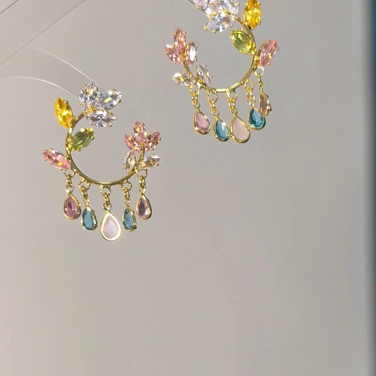 Серьги-кисточки с нишевым цветком в стиле масляной живописи 1 pair of earrings
Серьги-кисточки с нишевым цветком в стиле масляной живописи 1 pair of earrings