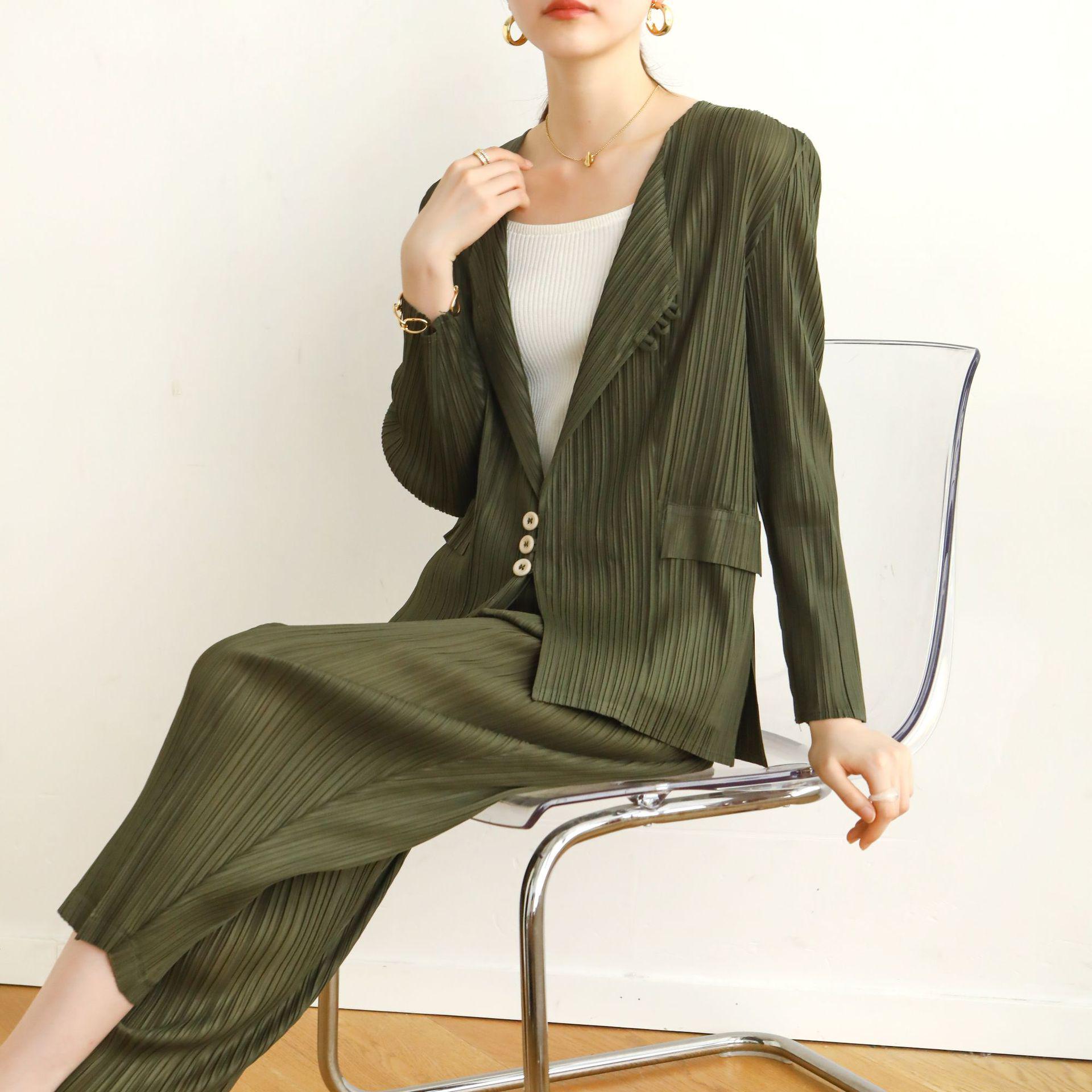 Высококачественная плиссированная куртка с длинными рукавами для осени и весны One Size
Высококачественная плиссированная куртка с длинными рукавами для осени и весны One Size