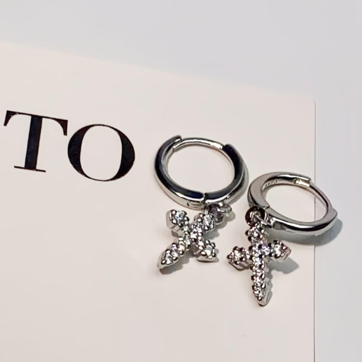 Korean Style Unisex Cross Earrings - Fashionable, Individualistic, Internet Celebrity Cool Style
Korean Style Unisex Cross Earrings - Fashionable, Individualistic, Internet Celebrity Cool Style