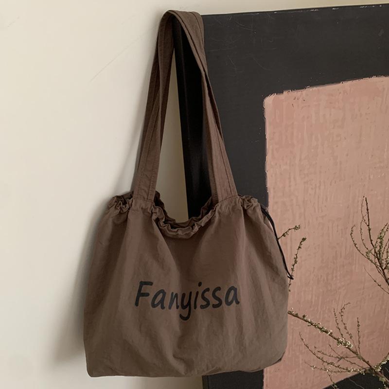 Large capacity bag women s autumn and winter versatile 2025 new casual cloth shoulder shopping bag class commuter tote bag
Large capacity bag women s autumn and winter versatile 2025 new casual cloth shoulder shopping bag class commuter tote bag