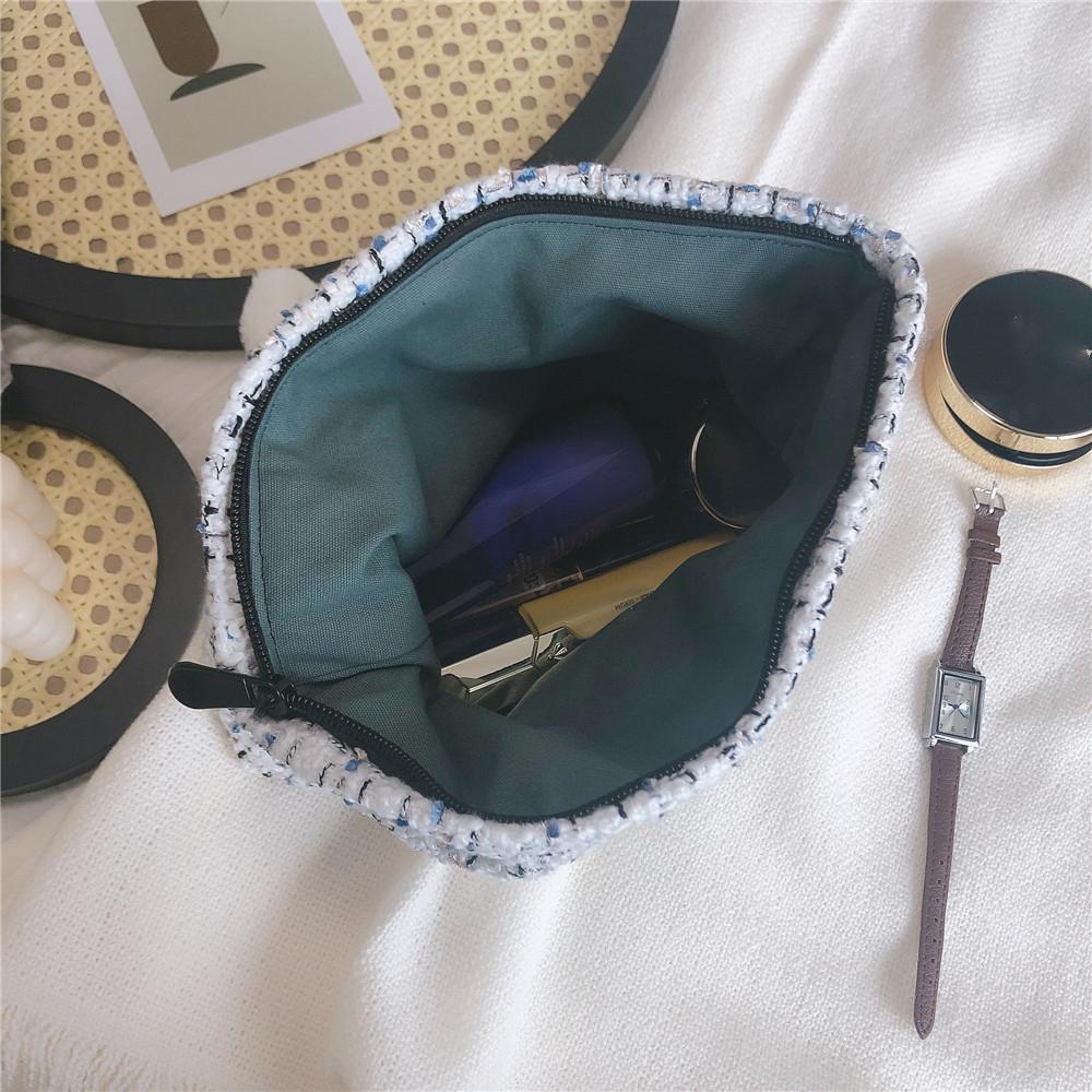 621 Portable Canvas Cosmetic Bag Makeup Bag Large Capacity Travel Toiletry Bag Accessories Organizer Pouch White
621 Portable Canvas Cosmetic Bag Makeup Bag Large Capacity Travel Toiletry Bag Accessories Organizer Pouch White
