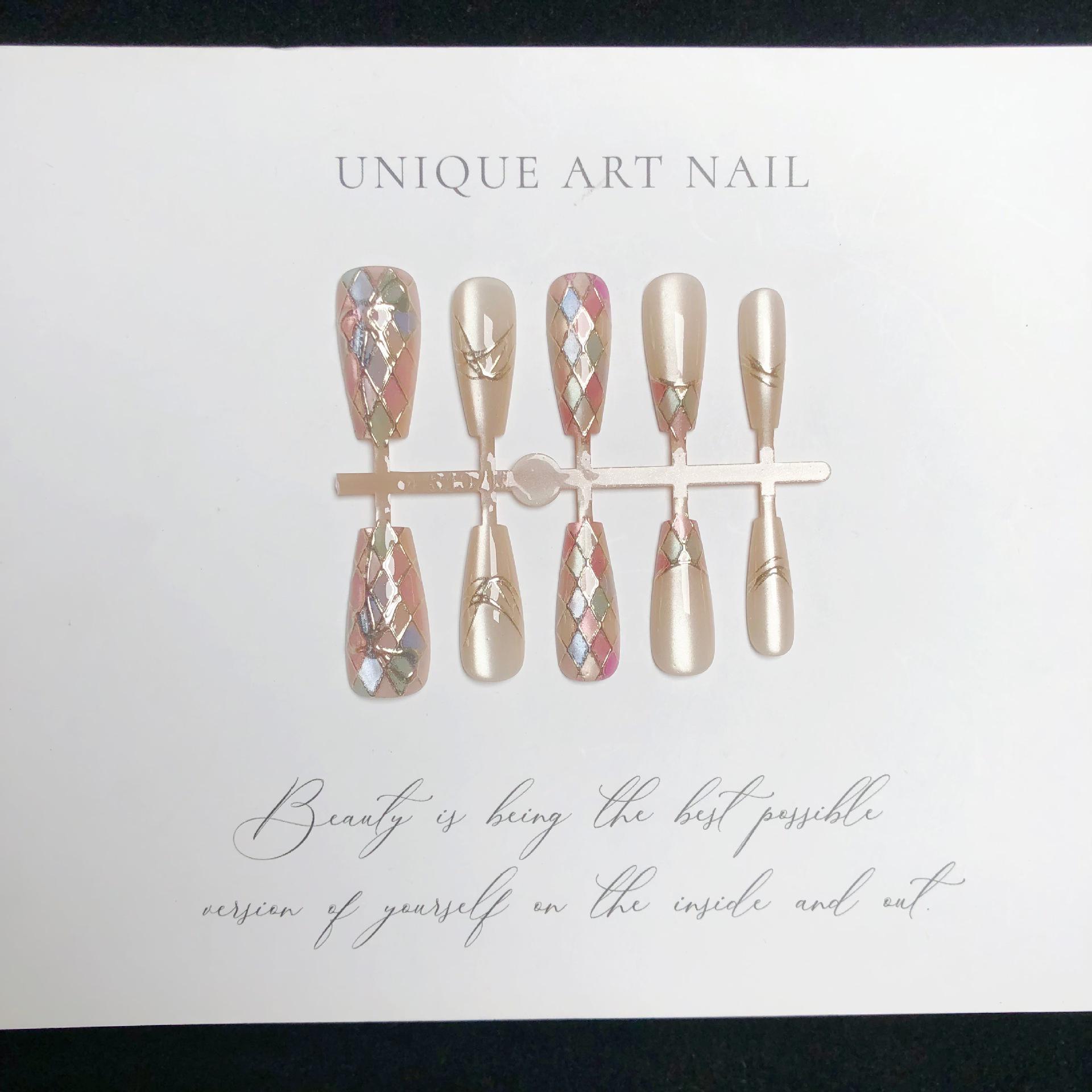 Gilded Retro Diamond Pattern Cat Eye Nail Art Set - Autumn/Winter Collection (30 Pieces)
Gilded Retro Diamond Pattern Cat Eye Nail Art Set - Autumn/Winter Collection (30 Pieces)