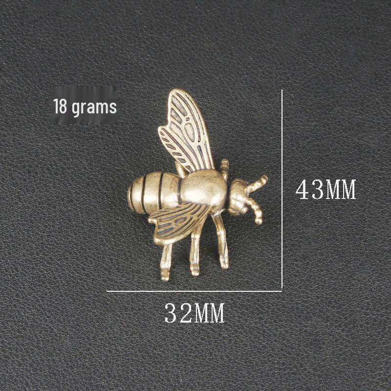 Retro Brass Little Bee Desktop Ornament - Metal Bronze Sculpture Tea Pet
Retro Brass Little Bee Desktop Ornament - Metal Bronze Sculpture Tea Pet