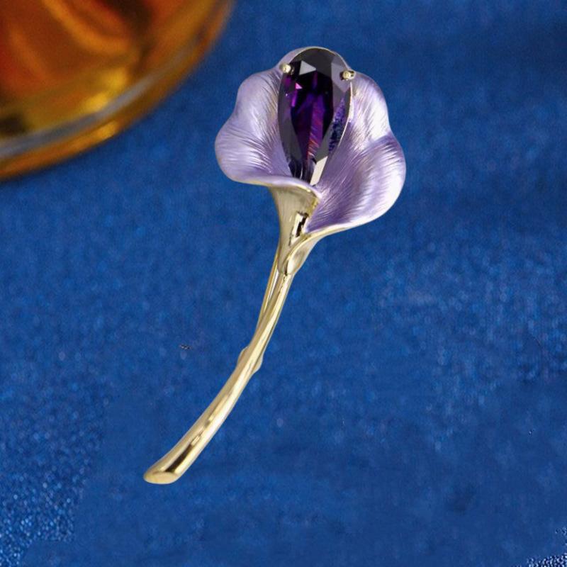 Высококачественная эмалевая брошь в виде цветка каллы, изысканное чувство, элегантный темперамент, корсажный жакет, универсальная и изысканная булавка
Высококачественная эмалевая брошь в виде цветка каллы, изысканное чувство, элегантный темперамент, корсажный жакет, универсальная и изысканная булавка