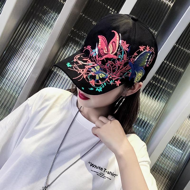Women s Spring and Autumn Versatile Baseball Cap New Style Ethnic Embroidered Black Sun Hat Baseball Cap Brain Flower Hat Adjustable
Women s Spring and Autumn Versatile Baseball Cap New Style Ethnic Embroidered Black Sun Hat Baseball Cap Brain Flower Hat Adjustable