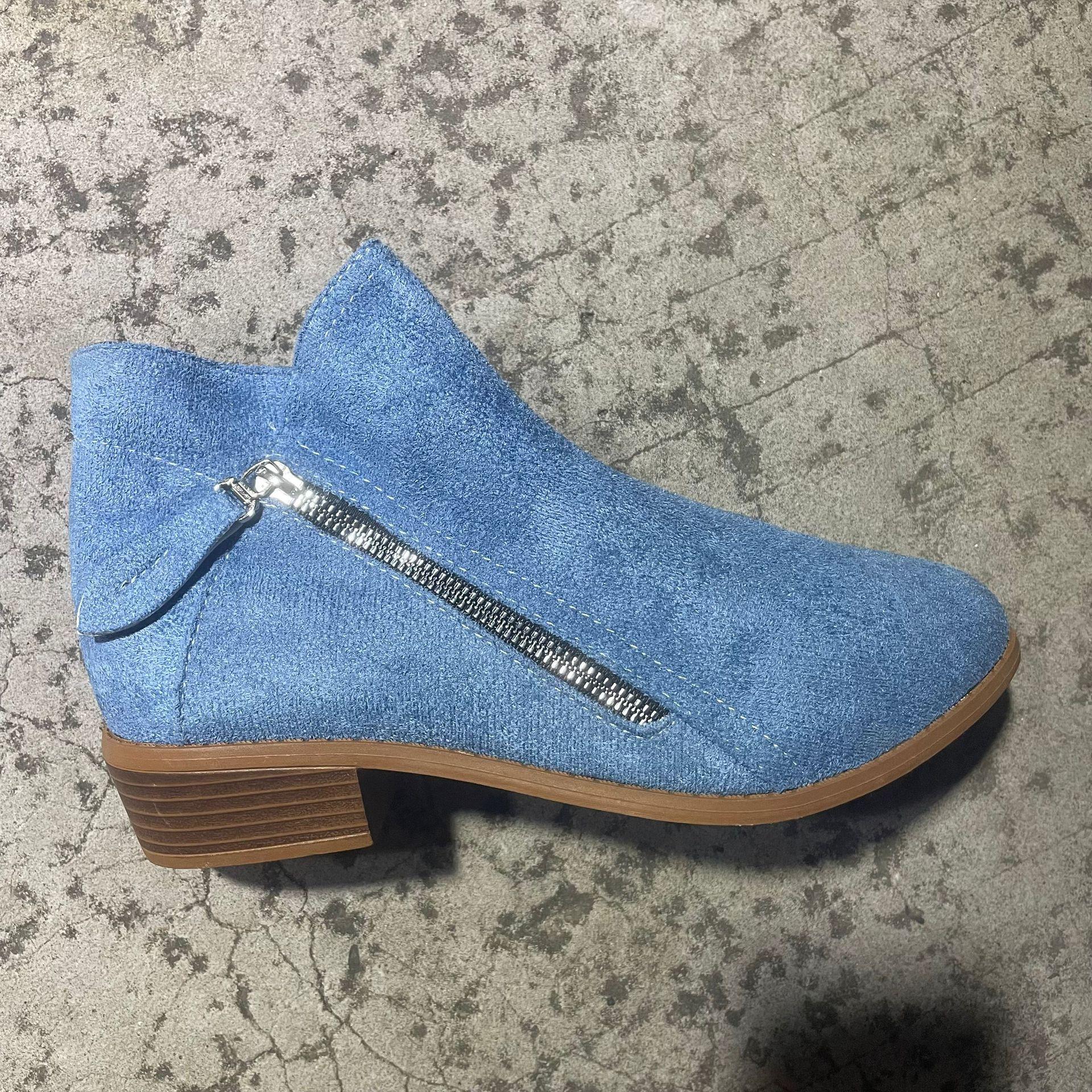 Женские ботинки больших размеров, повседневные, с круглым носком, с боковой молнией, на толстом каблуке, из искусственной кожи, размеры 35-43 37 синий
Женские ботинки больших размеров, повседневные, с круглым носком, с боковой молнией, на толстом каблуке, из искусственной кожи, размеры 35-43 37 синий